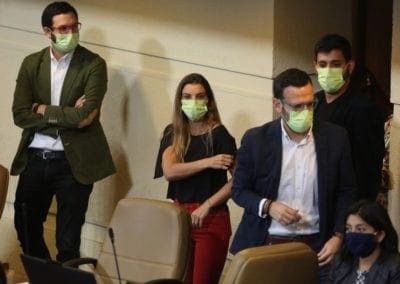 Dialogar con la derecha en medio de esta crisis: Cómo el virus le cambió la cancha al Frente Amplio